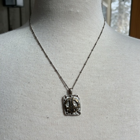 Peace sign necklace - Picture 2 of 3
